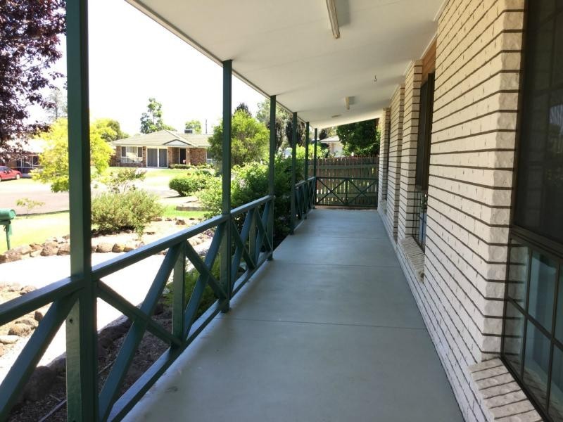 21 Lyons Crescent, Warwick QLD 4370