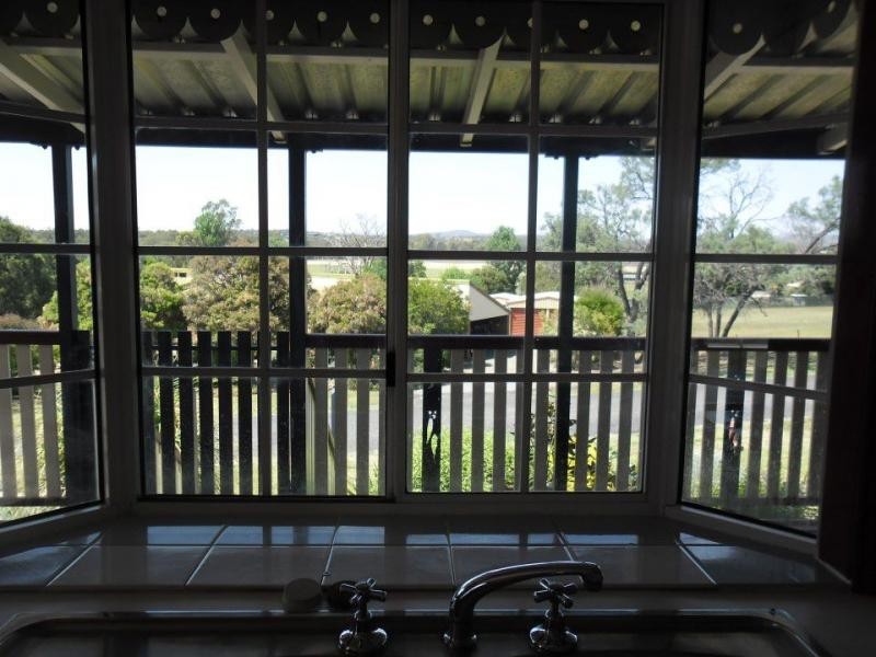 4 Walker Street, Warwick QLD 4370