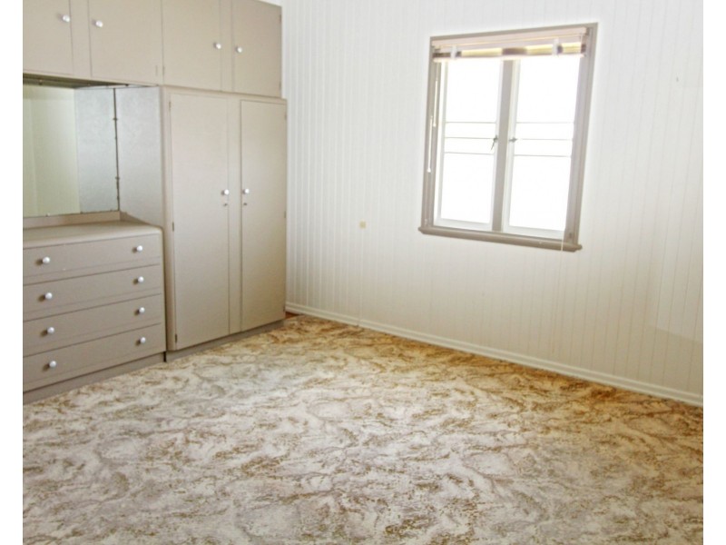 60 Locke Street, Warwick QLD 4370