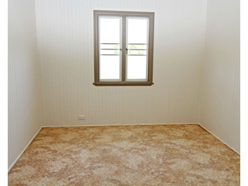 60 Locke Street, Warwick QLD 4370