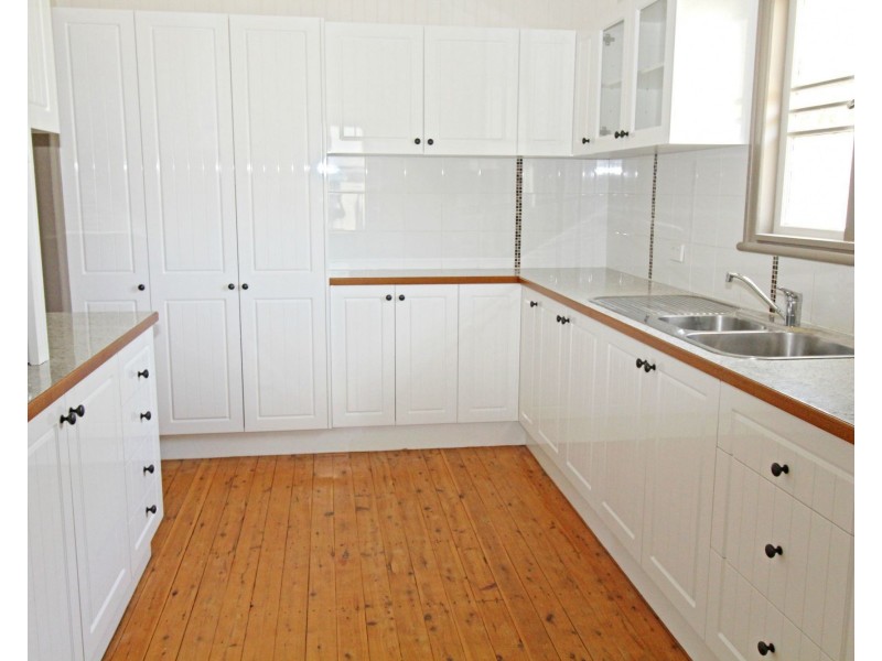 60 Locke Street, Warwick QLD 4370