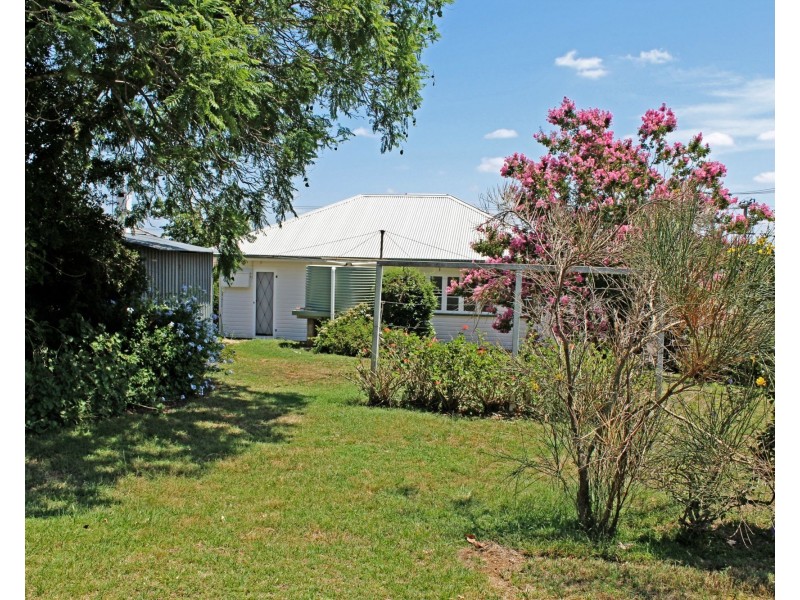 60 Locke Street, Warwick QLD 4370