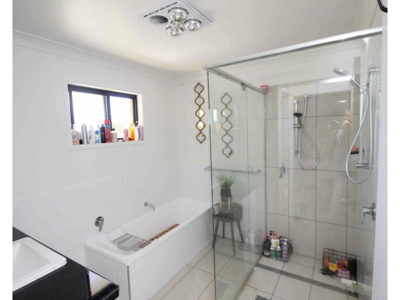 4188 Leyburn Cunningham Road, Wheatvale QLD 4370