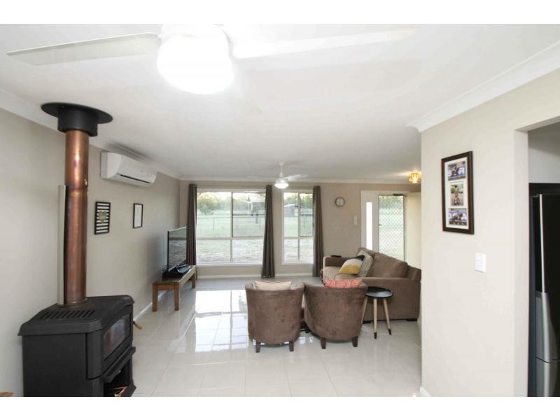 52 Quigleys Road, Deuchar QLD 4362