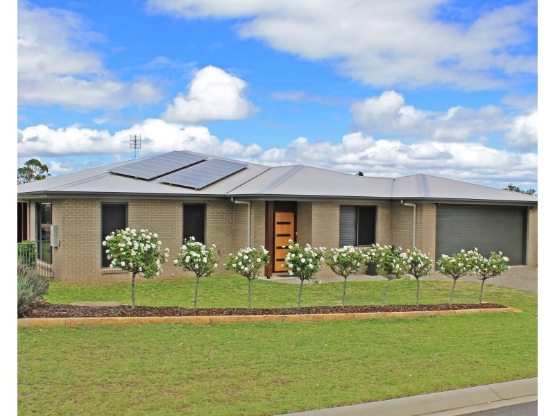 33 Lyons Crescent, Warwick QLD 4370