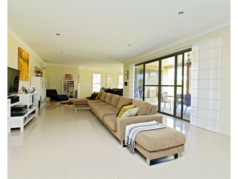 33 Lyons Crescent, Warwick QLD 4370