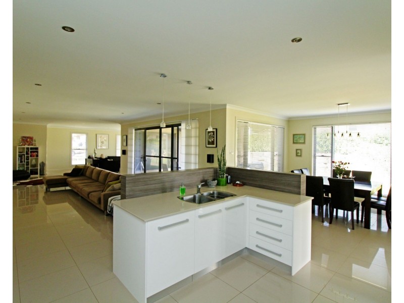 33 Lyons Crescent, Warwick QLD 4370