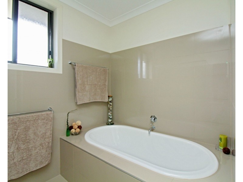 33 Lyons Crescent, Warwick QLD 4370