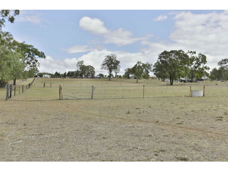 156 Warner Street, Rosenthal Heights QLD 4370