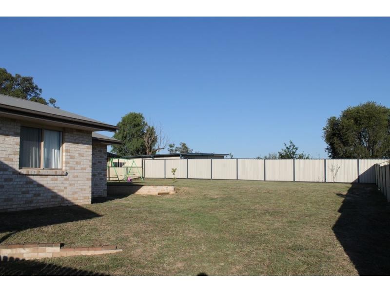 8 Hakea Court, Warwick QLD 4370