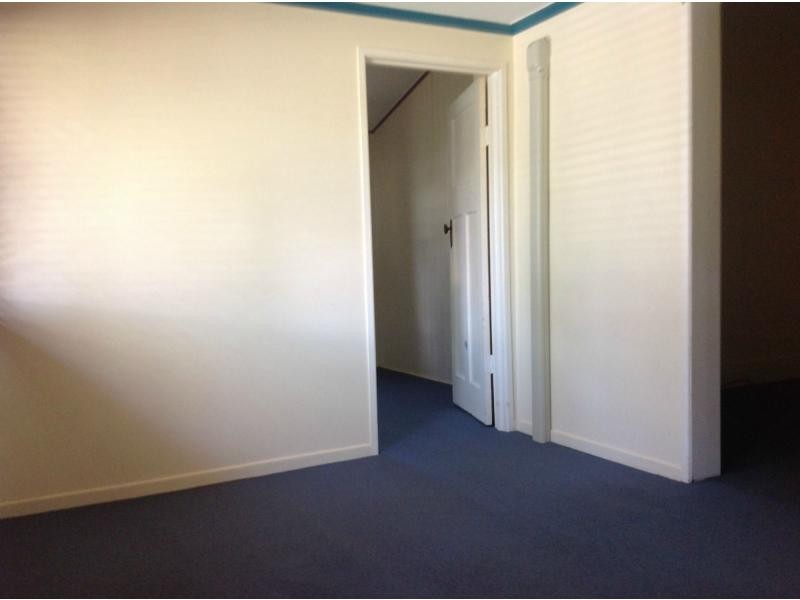 2/27 Locke Street, Warwick QLD 4370