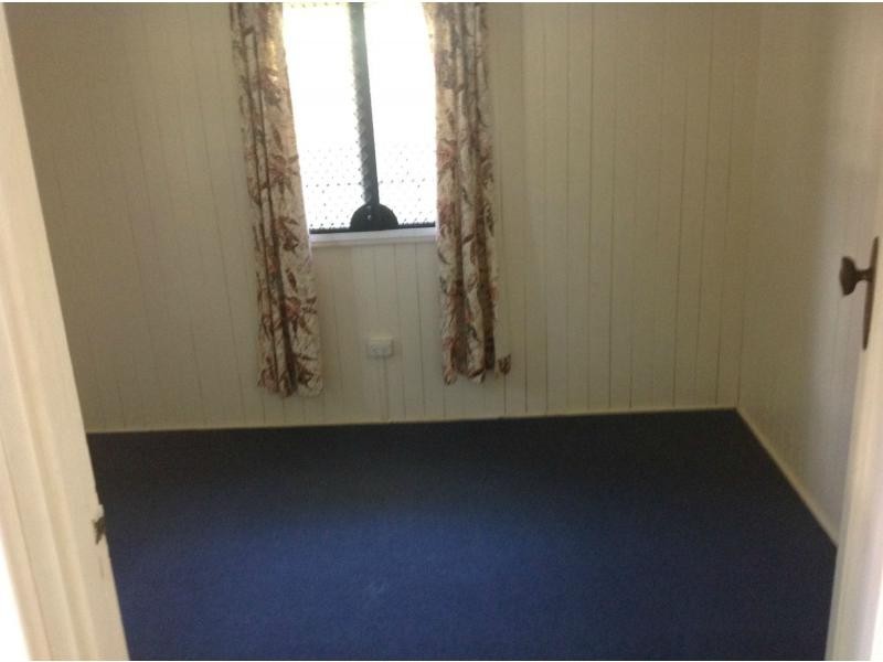 2/27 Locke Street, Warwick QLD 4370