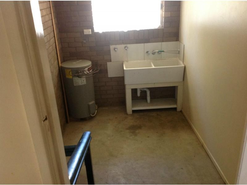 2/27 Locke Street, Warwick QLD 4370