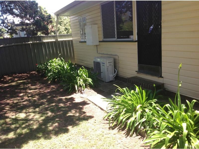 2/27 Locke Street, Warwick QLD 4370