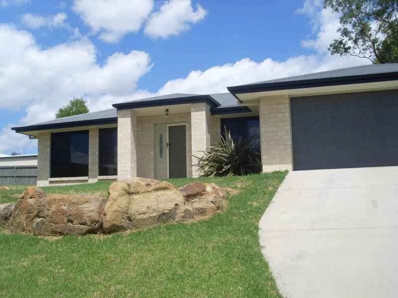 8 Coorey Place, Warwick QLD 4370