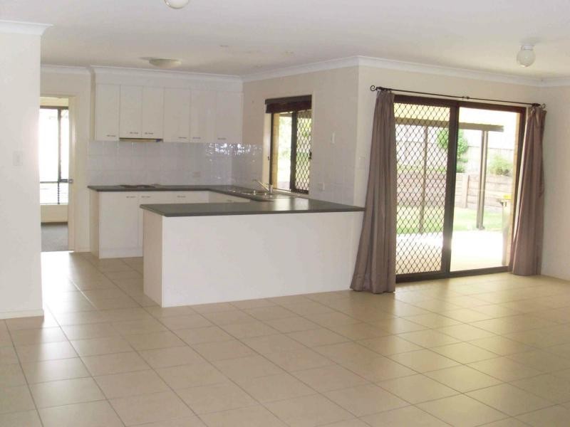 8 Coorey Place, Warwick QLD 4370