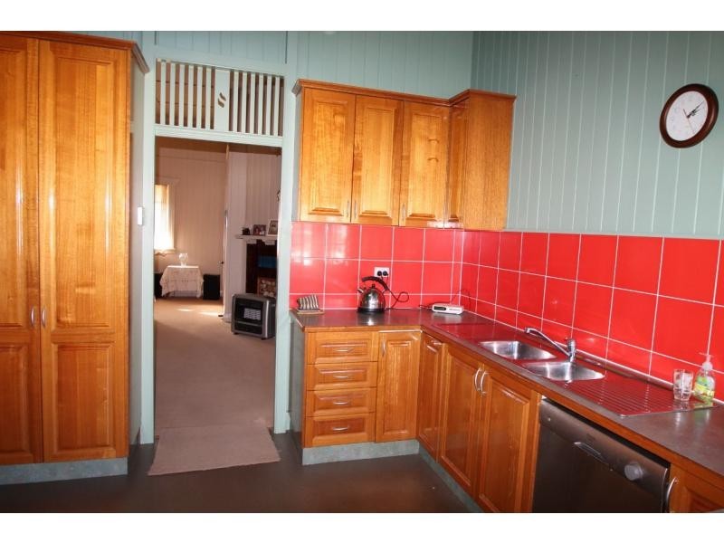 83 Guy Street, Warwick QLD 4370