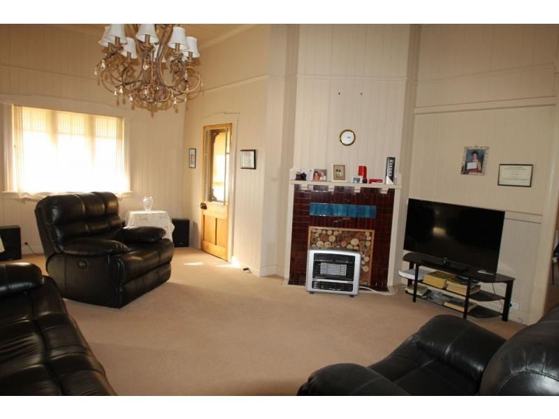 83 Guy Street, Warwick QLD 4370