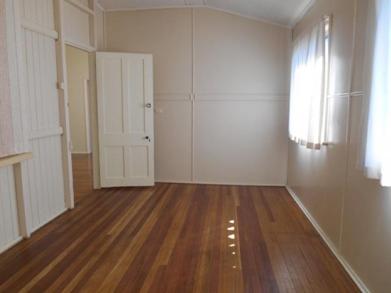 2/77 Guy Street, Warwick QLD 4370