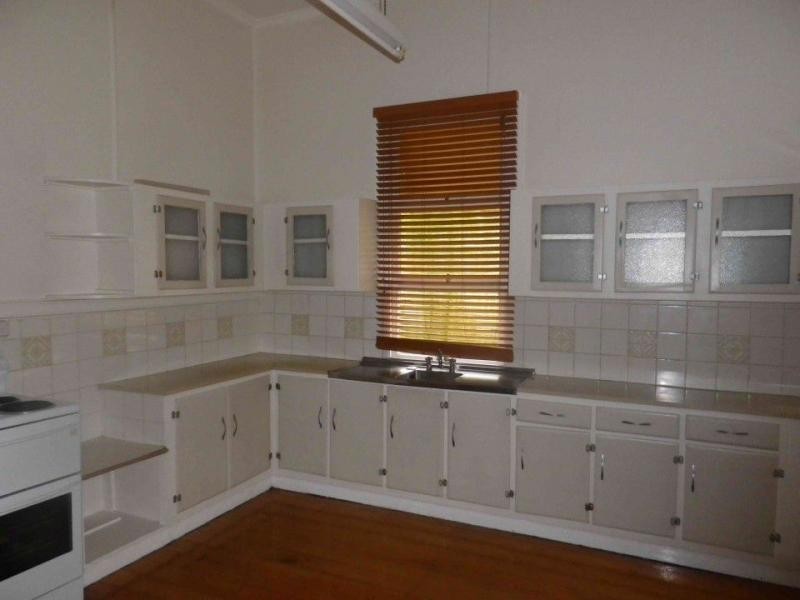 9 Wood Street, Warwick QLD 4370