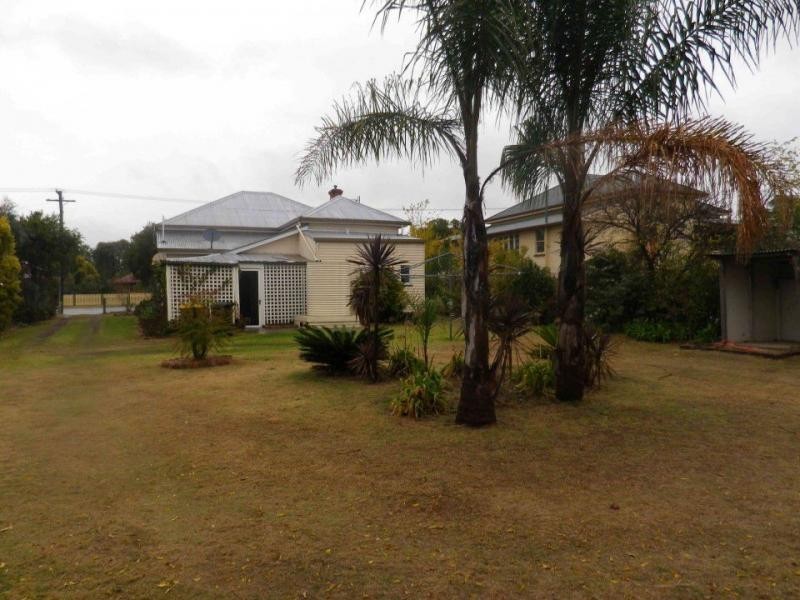 9 Wood Street, Warwick QLD 4370