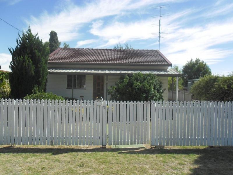 5 Clowes Crescent, Warwick QLD 4370