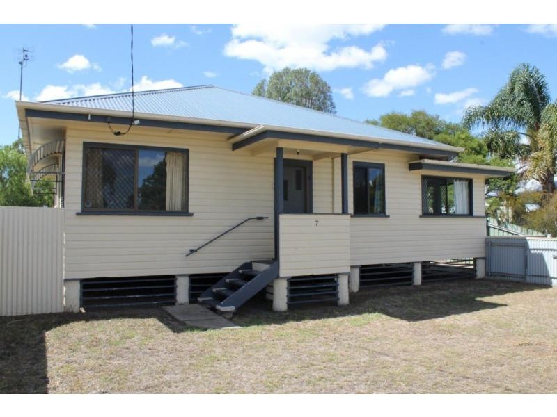 7 Mary Street, Warwick QLD 4370