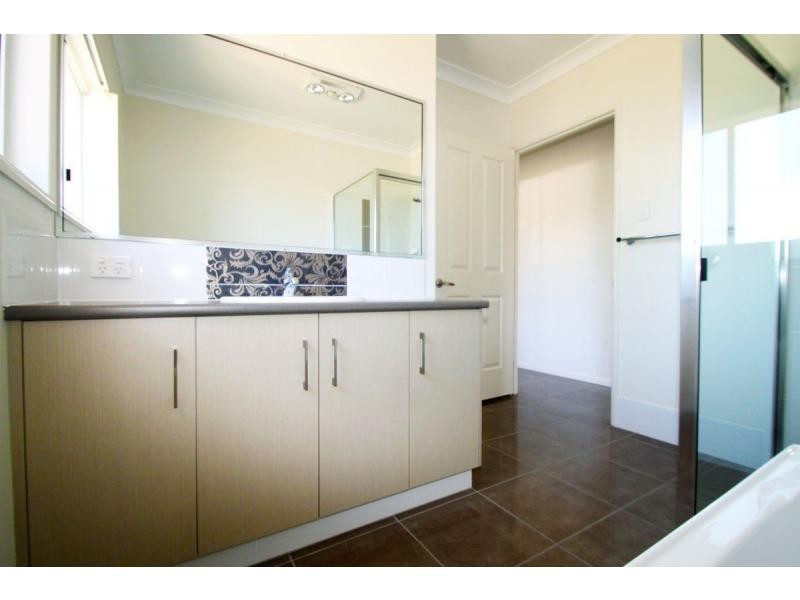 Unit 1/48 Dragon Street, Warwick QLD 4370