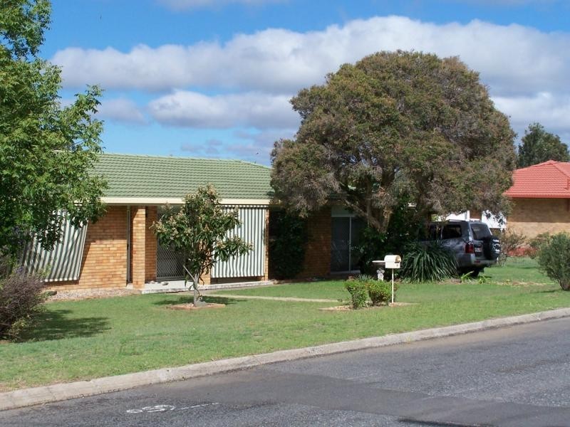 14 Gilbert Crescent, Warwick QLD 4370