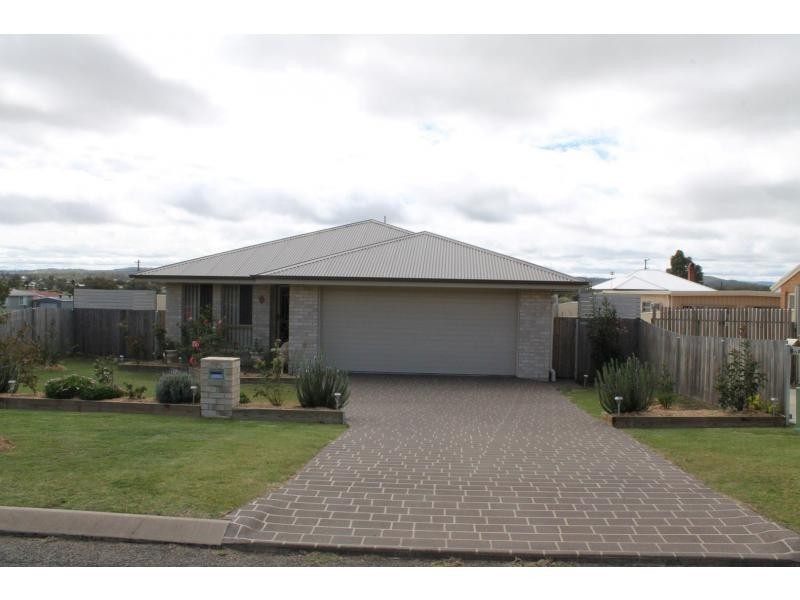 35 Moncrieffe Street, Warwick QLD 4370