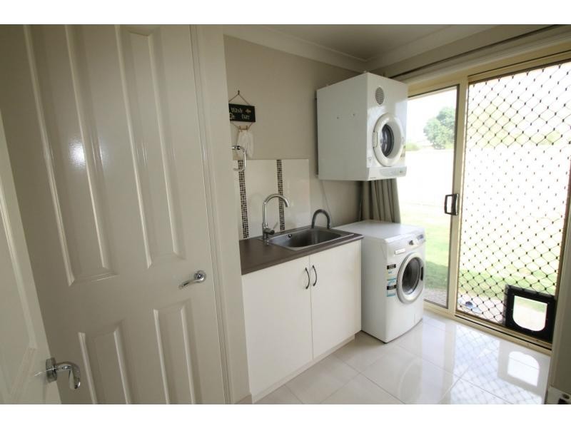 8 Lomandra Court, Warwick QLD 4370