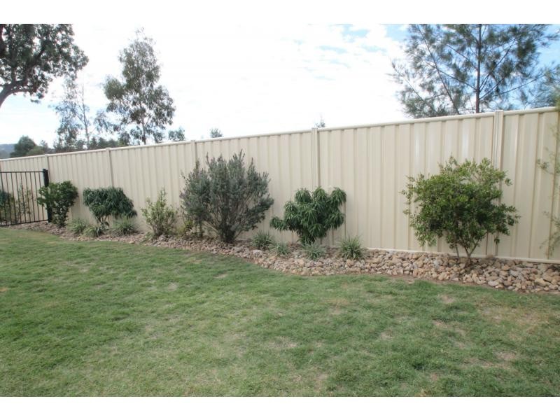 8 Lomandra Court, Warwick QLD 4370
