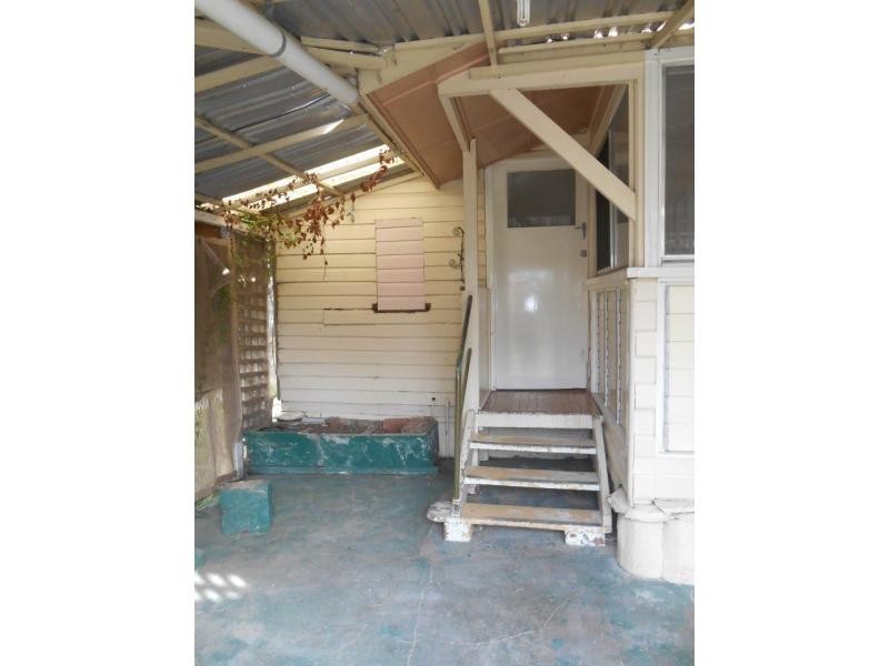 9 Wood Street, Warwick QLD 4370