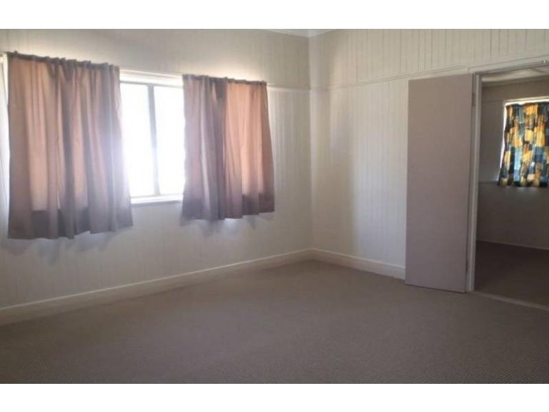 30 Wallace Street, Warwick QLD 4370