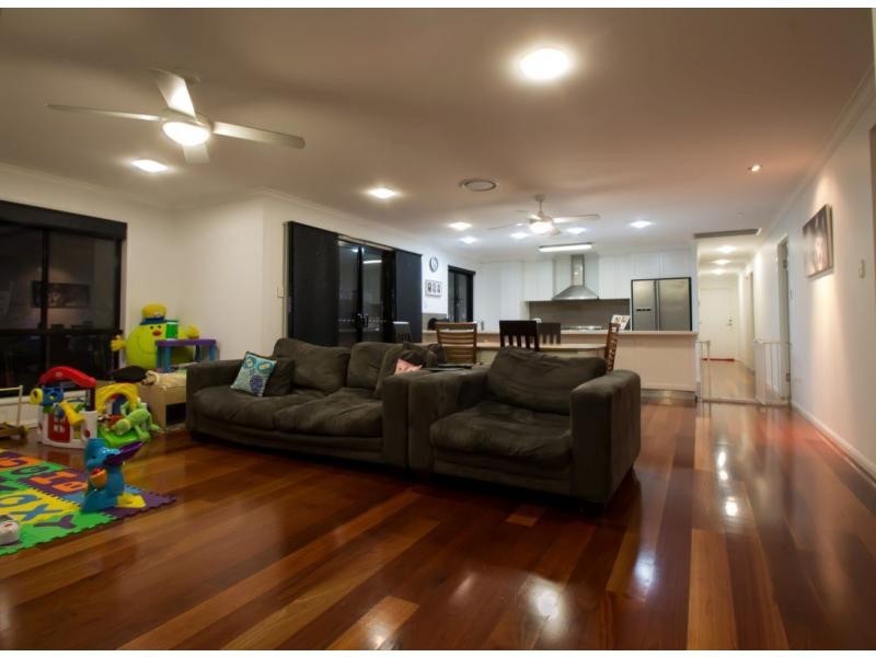 14 Walker Street East, Warwick QLD 4370