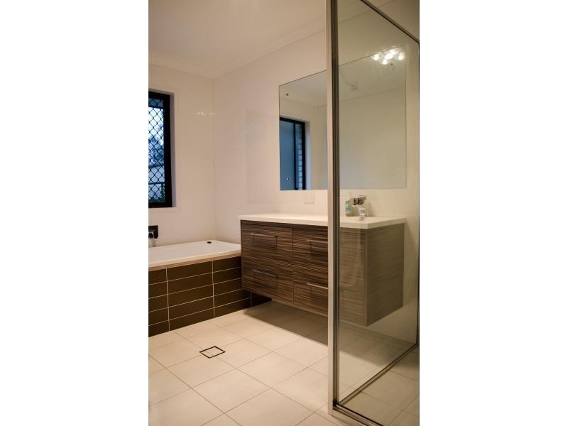 14 Walker Street East, Warwick QLD 4370