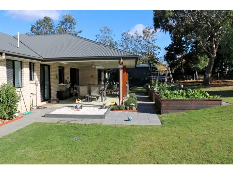 14 Walker Street East, Warwick QLD 4370