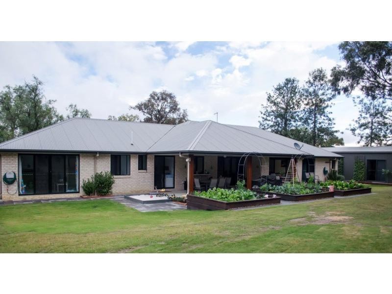 14 Walker Street East, Warwick QLD 4370