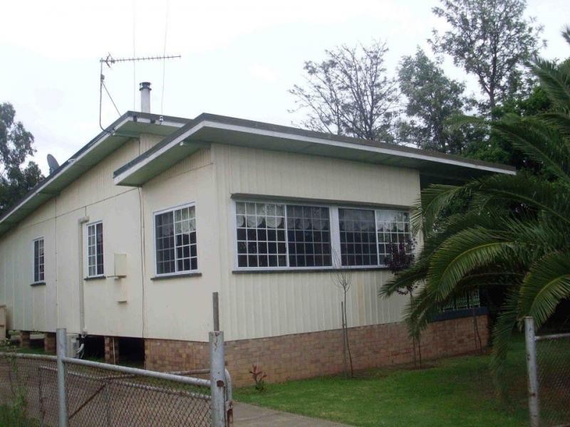 51 Stewart Avenue, Warwick QLD 4370