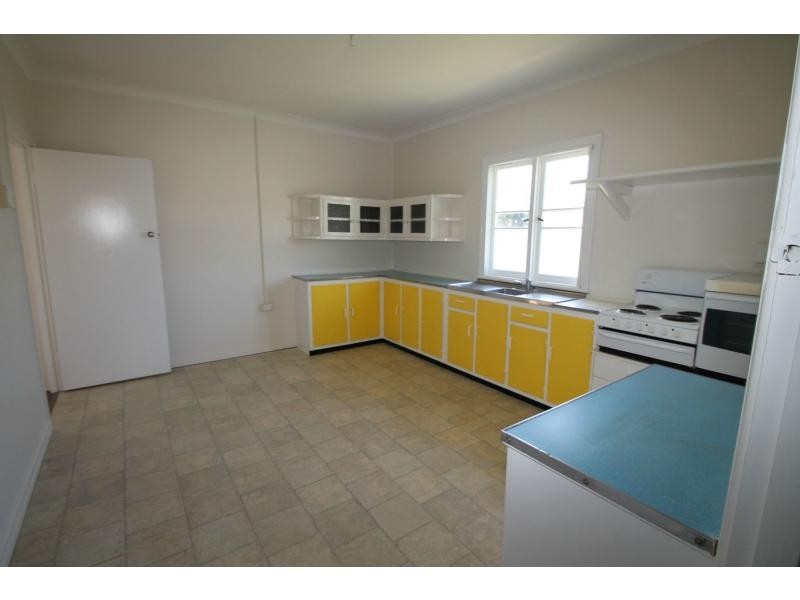 128 Pratten Street, Warwick QLD 4370