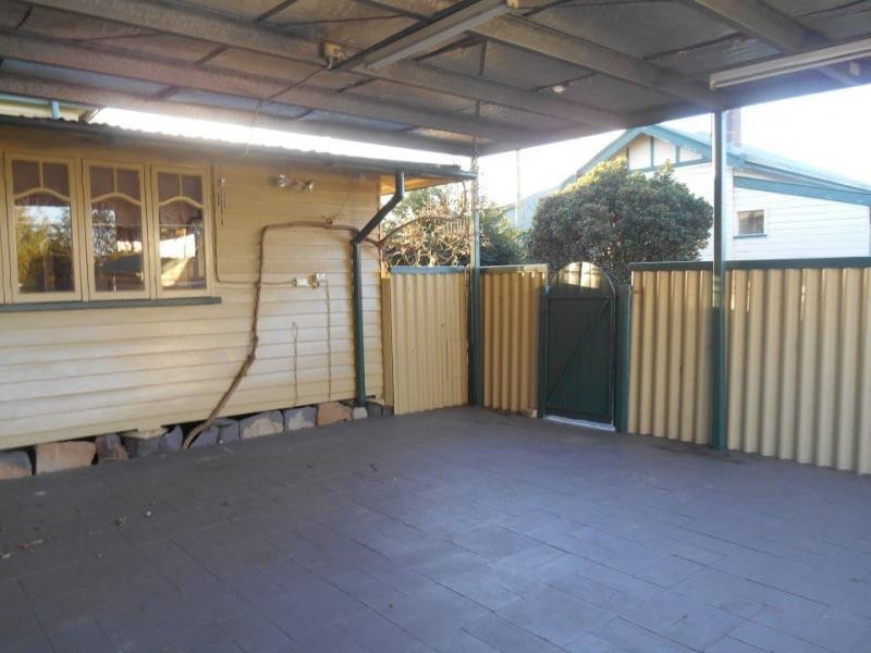 78 Albion Street, Warwick QLD 4370