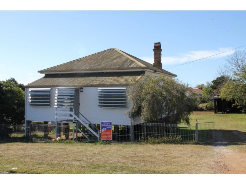 2 Gore Street, Warwick QLD 4370