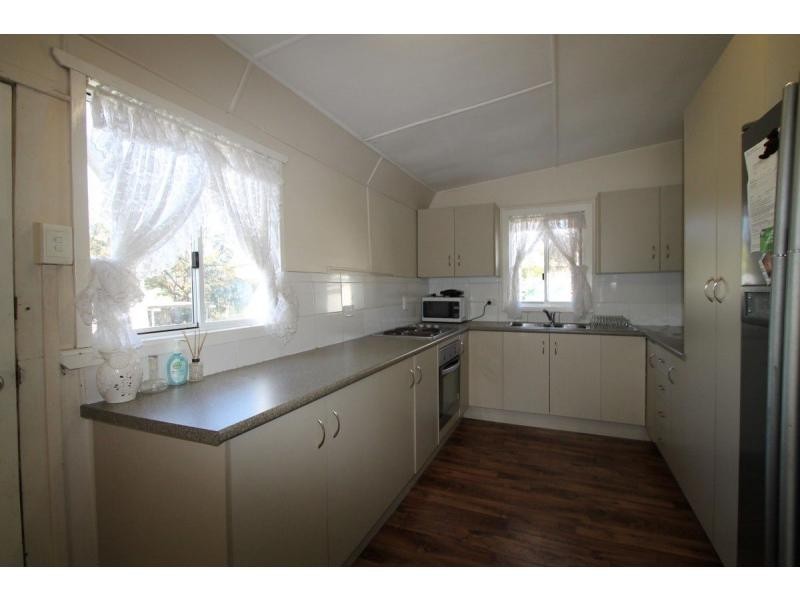 2 Gore Street, Warwick QLD 4370