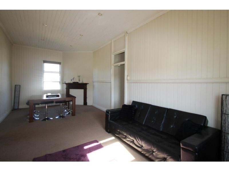 2 Gore Street, Warwick QLD 4370
