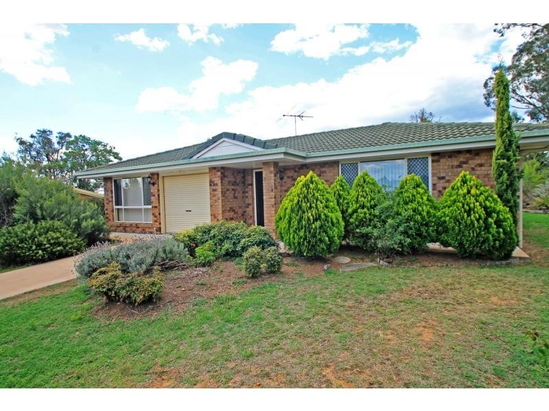 15 Lyons Crescent, Warwick QLD 4370