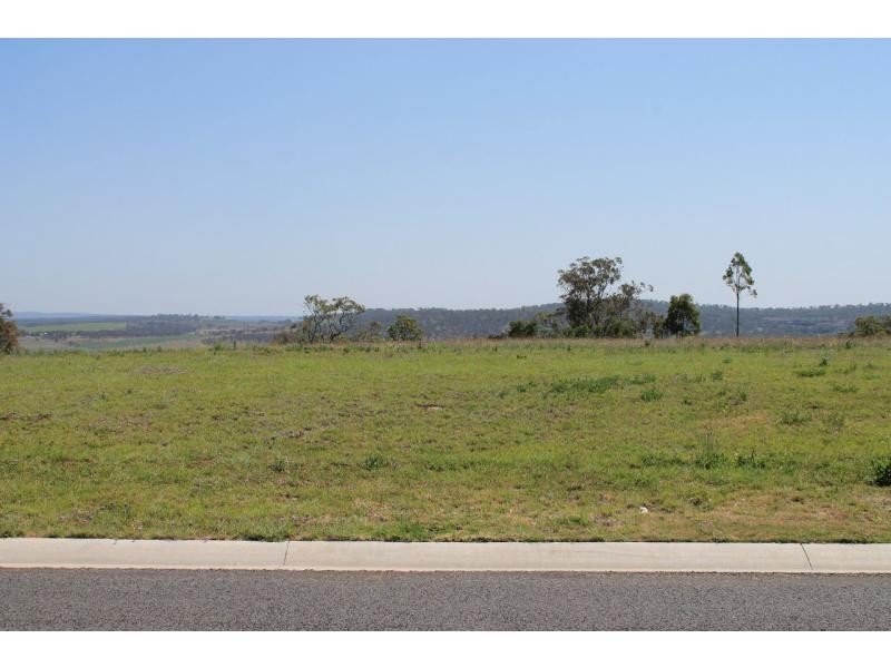 16 Derain Drive, Warwick QLD 4370
