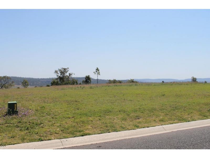 16 Derain Drive, Warwick QLD 4370