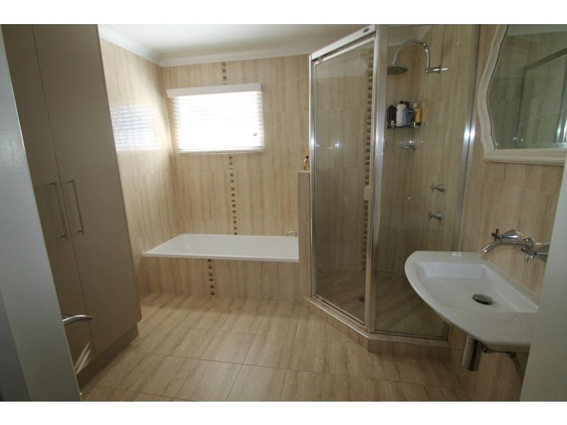 111 Locke Street, Warwick QLD 4370