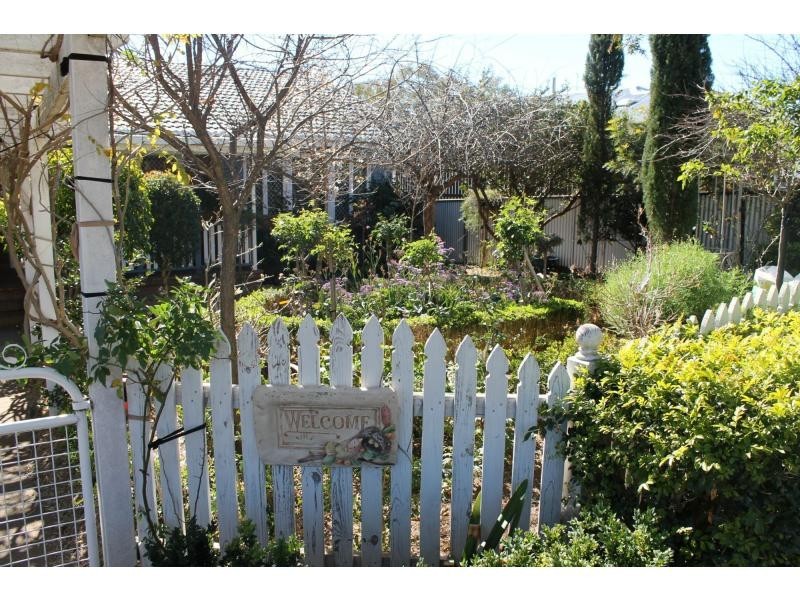 111 Locke Street, Warwick QLD 4370