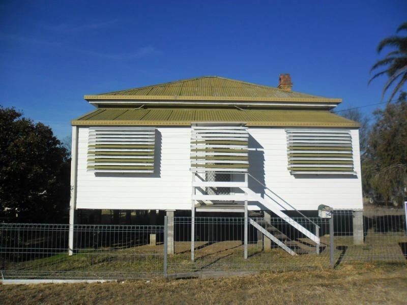 2 Gore Street, Warwick QLD 4370